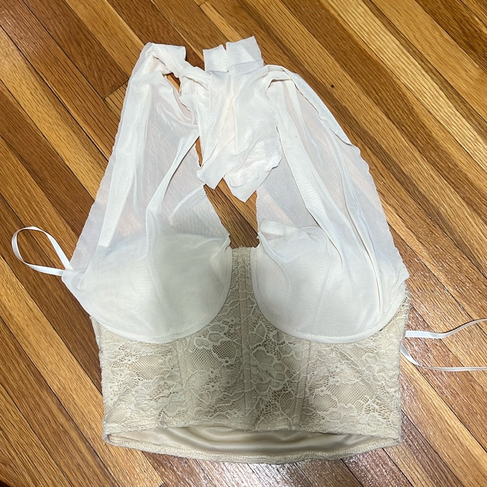 HALTER CROP TOP